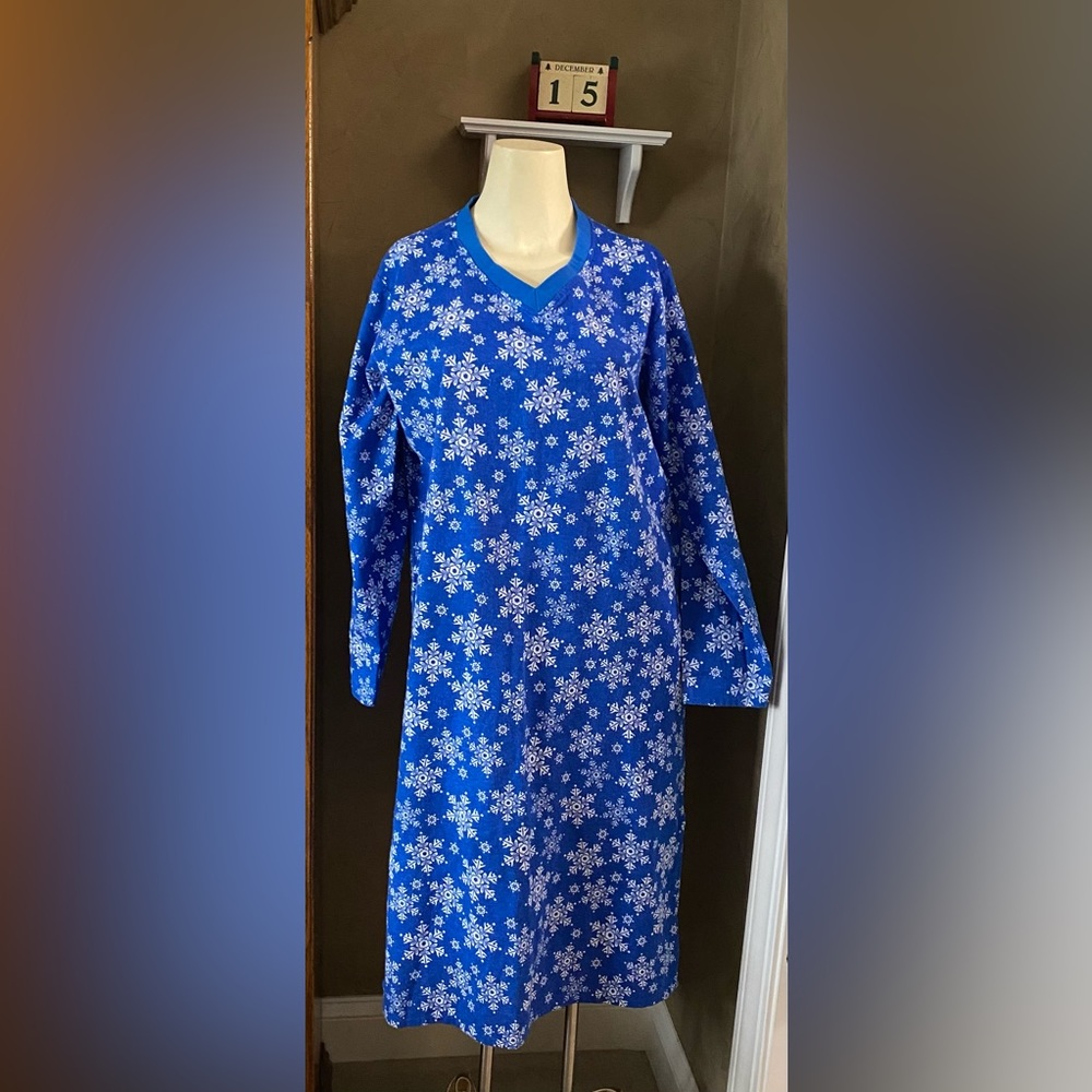 Cozee Corner 100% Cotton Shirt Snowflake V-Neck Long Sleeves Flannel Nightgown M